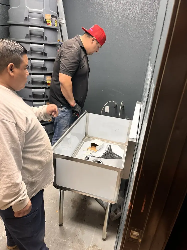 Commercial plumbing and sink installation in San Fernando